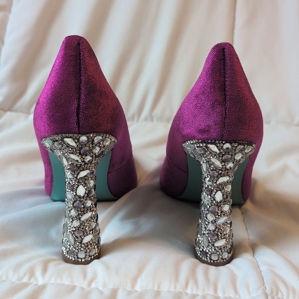 Betsey Johnson 5.5 Corie Purple Velvet Heels With Rhinestone Studded Heels, NEW - Picture 4 of 9